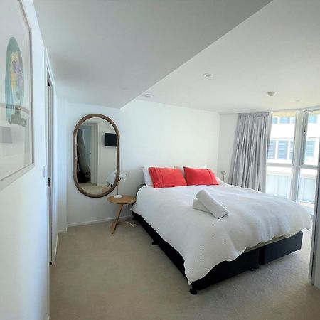 Foreshore Beachfront Apartments Gold Coast Extérieur photo