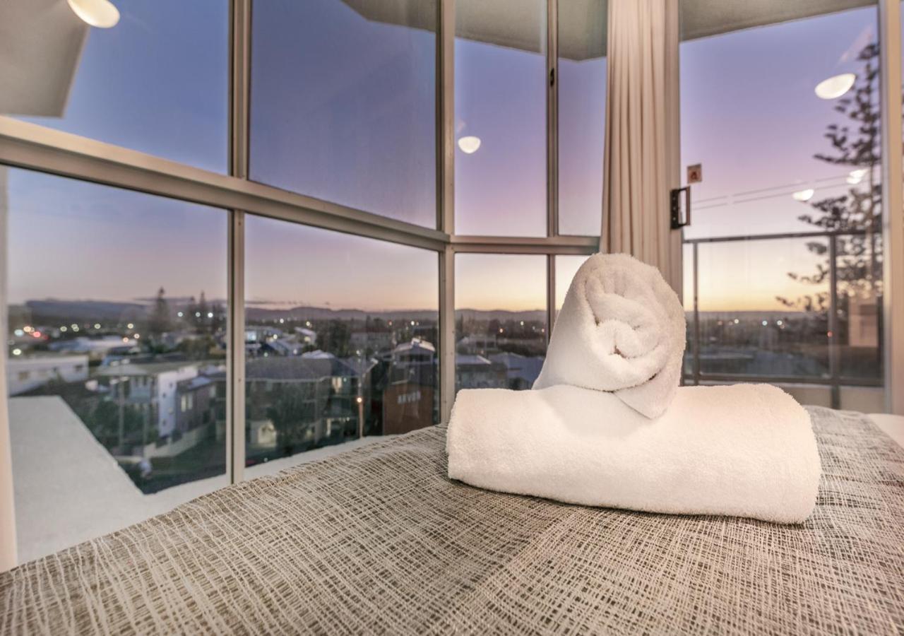 Foreshore Beachfront Apartments Gold Coast Extérieur photo