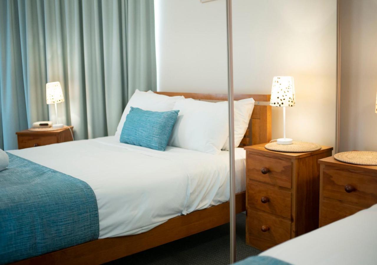 Foreshore Beachfront Apartments Gold Coast Extérieur photo