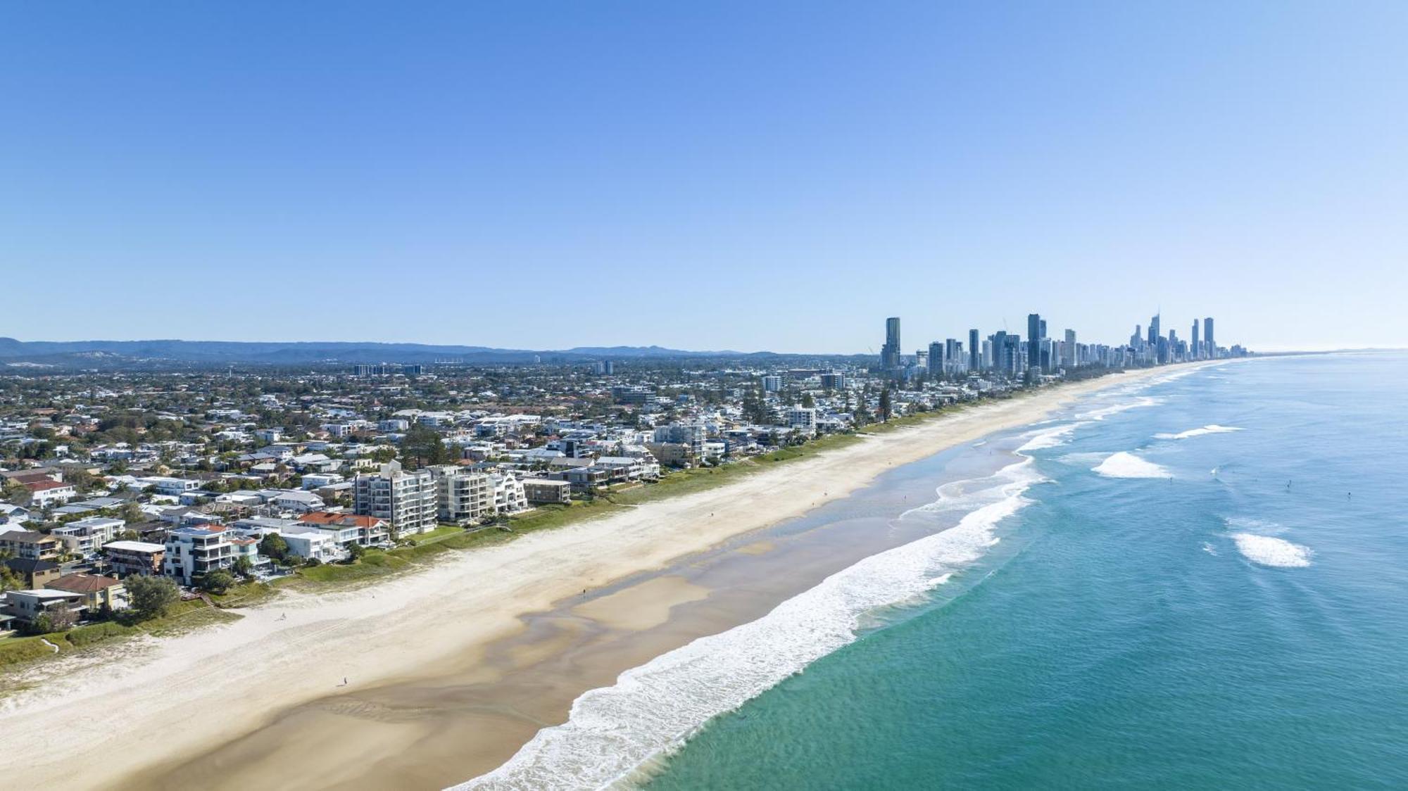 Foreshore Beachfront Apartments Gold Coast Extérieur photo