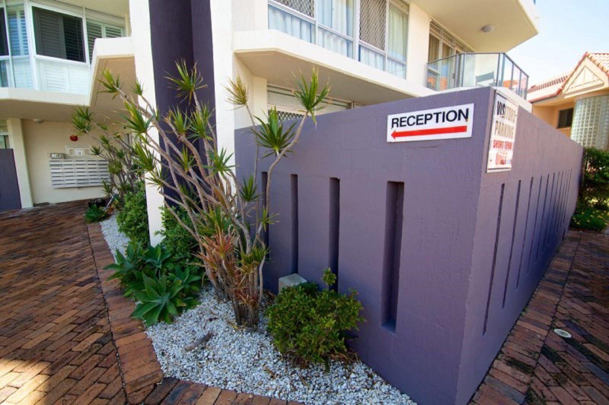 Foreshore Beachfront Apartments Gold Coast Extérieur photo