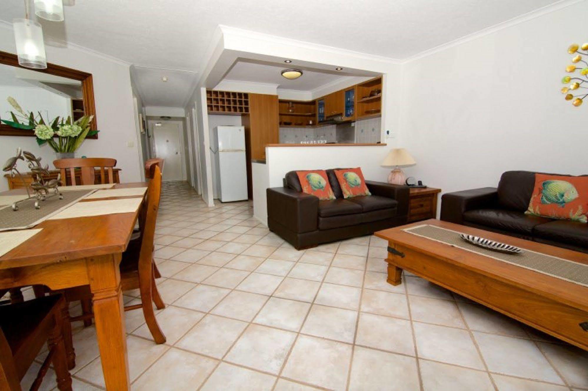 Foreshore Beachfront Apartments Gold Coast Extérieur photo